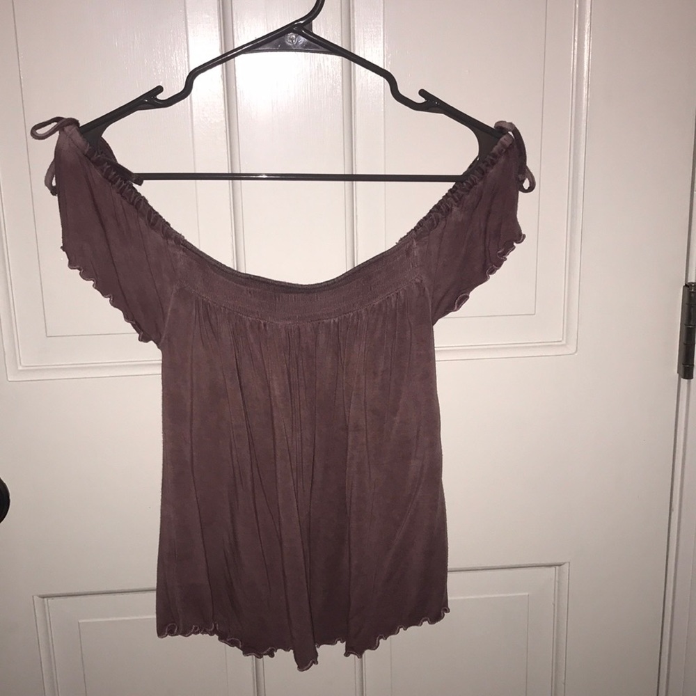 Off the shoulder American Eagle top